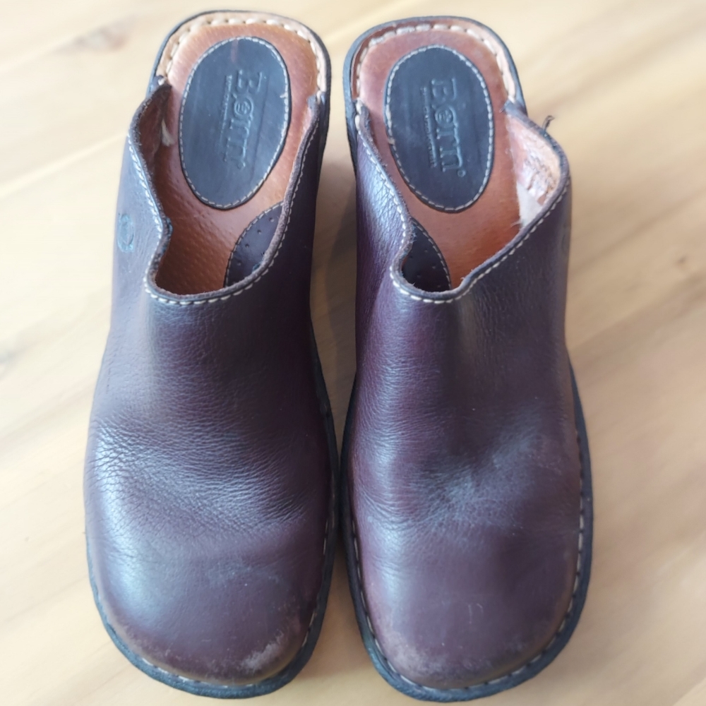 Born Clogs - Picture 2 of 2